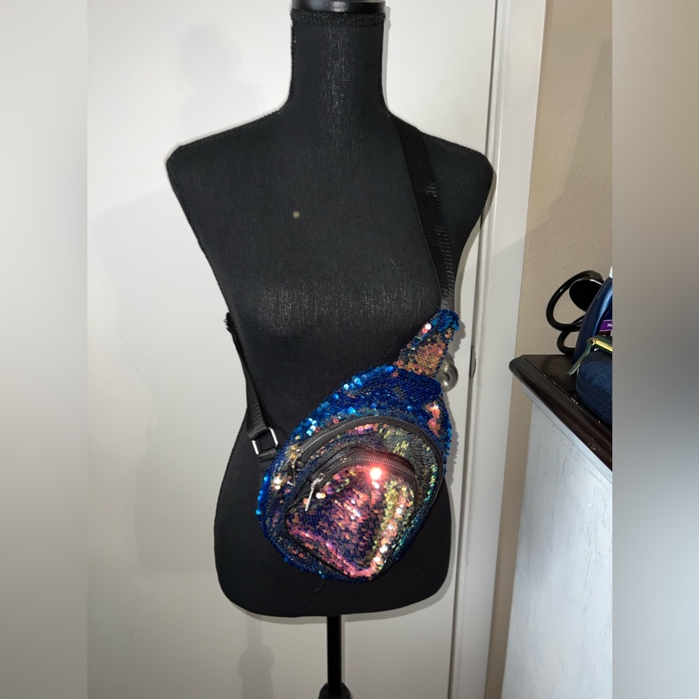 Mini cross body sling bag‎